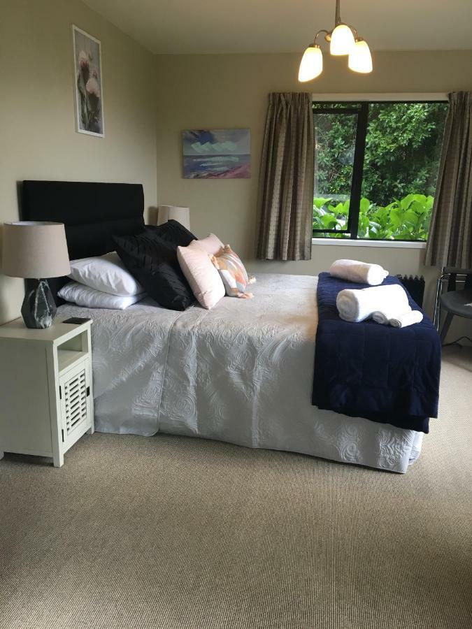 Cherrywood Cottage Akaroa Bagian luar foto